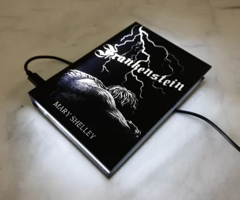 LOOTCRATE LOOTFRIGHT EXCLUSIVE FRANKENSTEIN MARY SHELLEY BOOK LAMP ADULT COLLECTIBLE